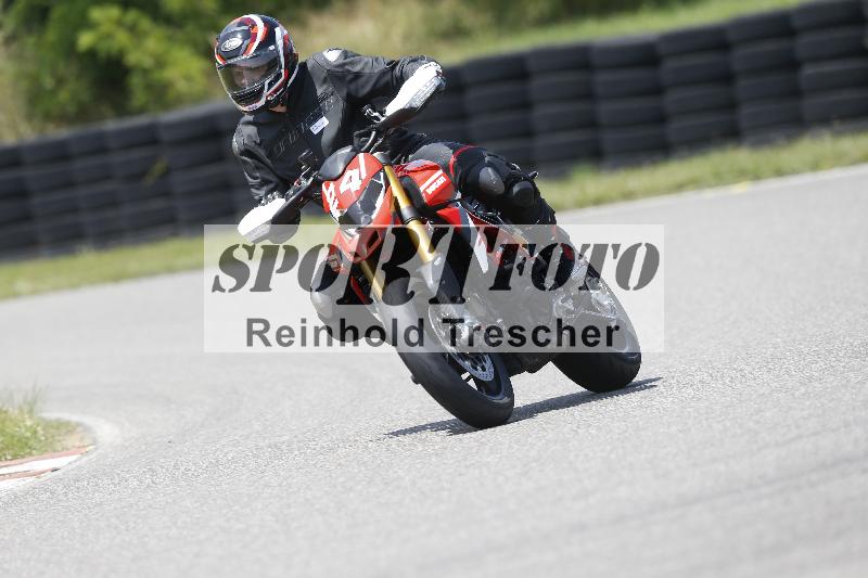 Archiv-2025/27 12.06.2025 Ducati Schweiz Trackday Warmup  ADR/blau-bleu/24